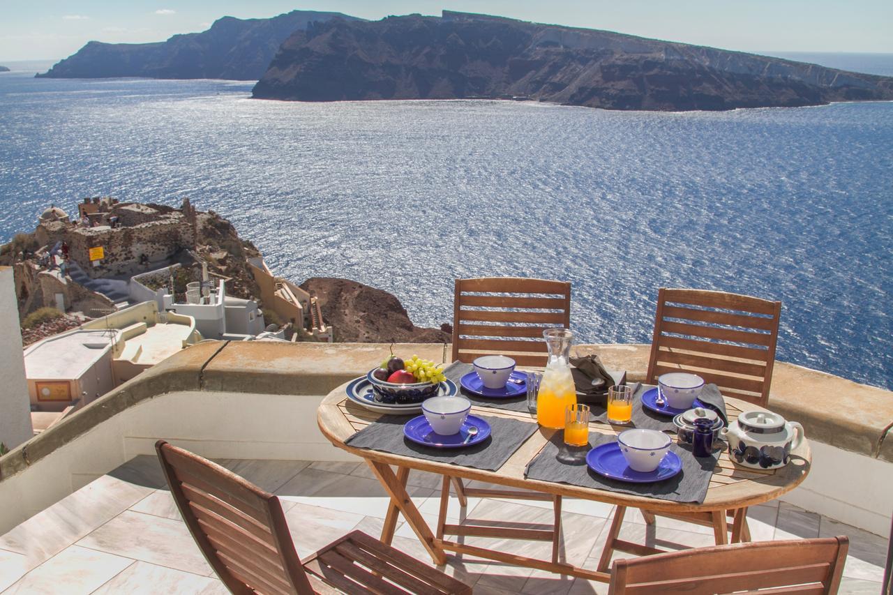 Beautiful Oia Villa Exterior photo